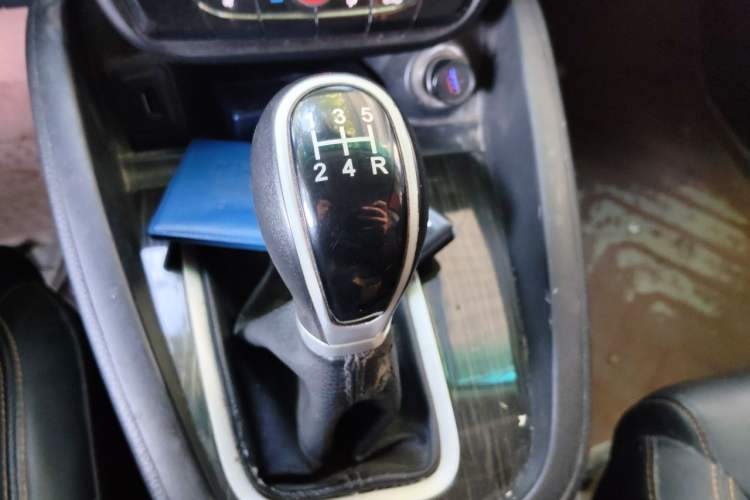 Used SWM X7 2020 2.0L Manual Comfort Version 7 Seats Gear Lever
