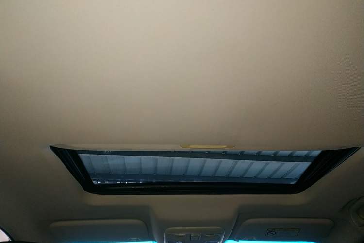 Used SWM X7 2020 2.0L Manual Comfort Version 7 Seats Headliner