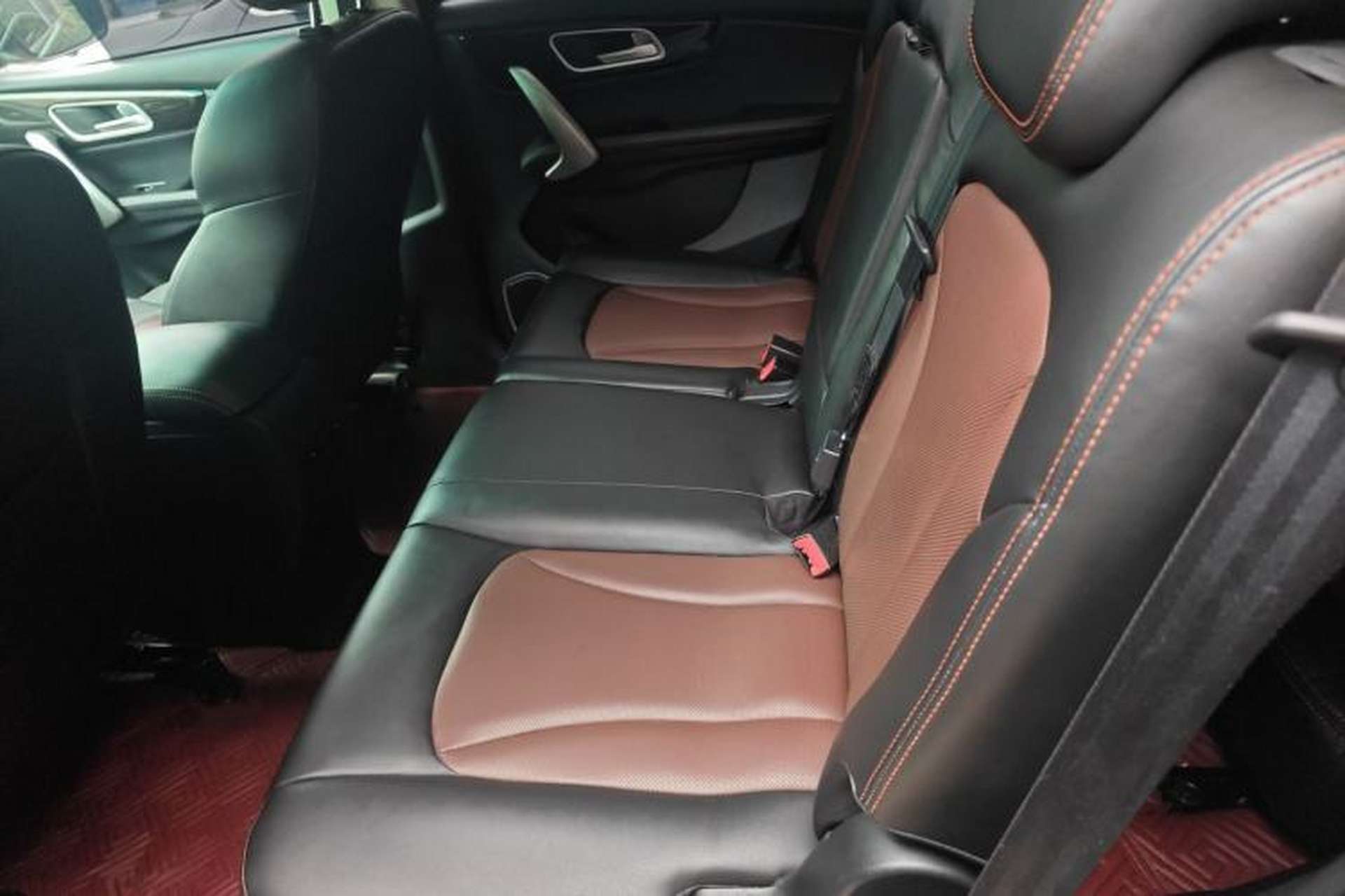 Used SWM X7 2020 2.0L Manual Comfort Version 7 Seats Interior 1