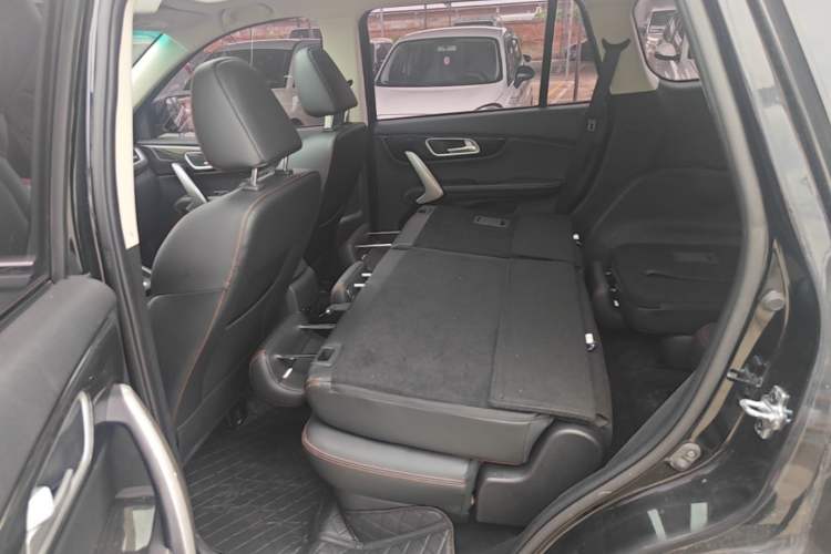 Used SWM X7 2020 2.0L Manual Comfort Version 7 Seats Left Rear Seat