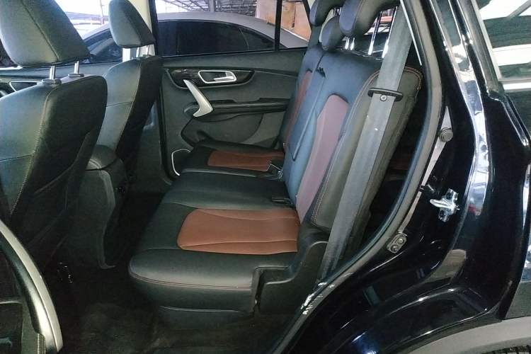 Used SWM X7 2020 2.0L Manual Comfort Version 7 Seats Left Rear Seat