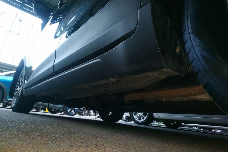 Used SWM X7 2020 2.0L Manual Comfort Version 7 Seats Left Side Sill