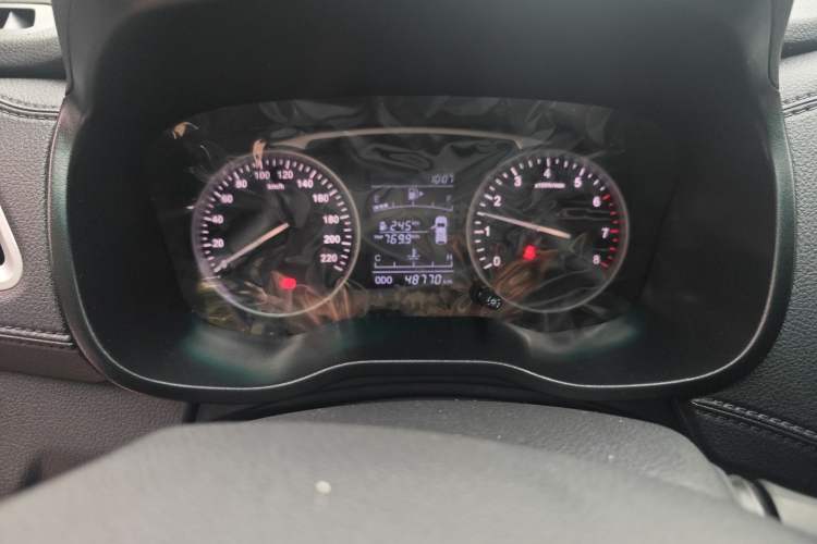 Used SWM X7 2020 2.0L Manual Comfort Version 7 Seats Odometer Close Up
