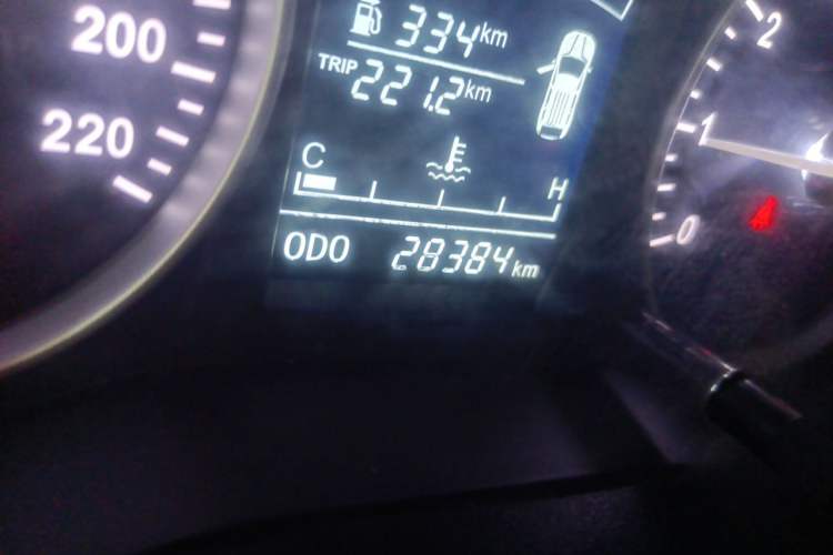 Used SWM X7 2020 2.0L Manual Champion Edition 6 Seats Odometer Close Up