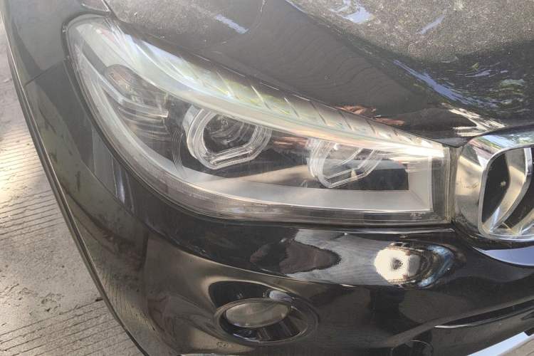 Used SWM X7 2020 2.0L Manual Comfort Version 7 Seats Right Front Headlight