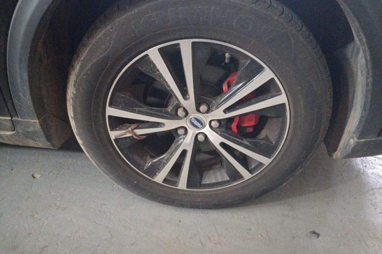 Used SWM X7 2020 2.0L Manual Champion Edition 6 Seats Right Front Wheel Hub