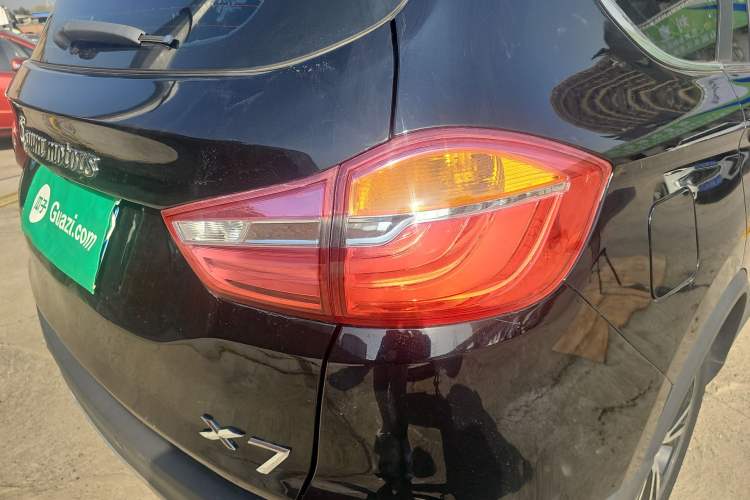 Used SWM X7 2020 2.0L Manual Comfort Version 7 Seats Right Rear Taillight