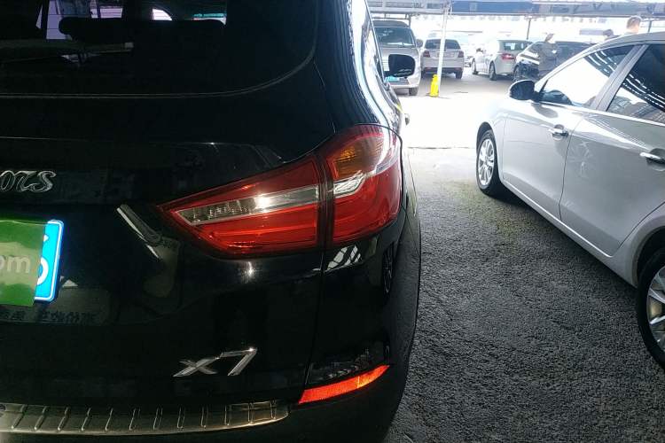 Used SWM X7 2020 2.0L Manual Comfort Version 7 Seats Right Rear Taillight