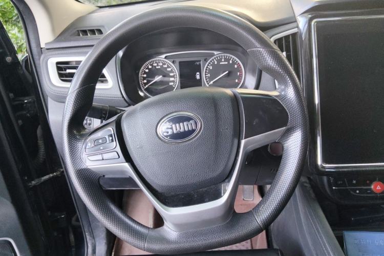 Used SWM X7 2020 2.0L Manual Comfort Version 7 Seats Steering Wheel