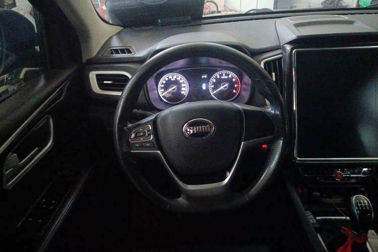Used SWM X7 2020 2.0L Manual Champion Edition 6 Seats Steering Wheel