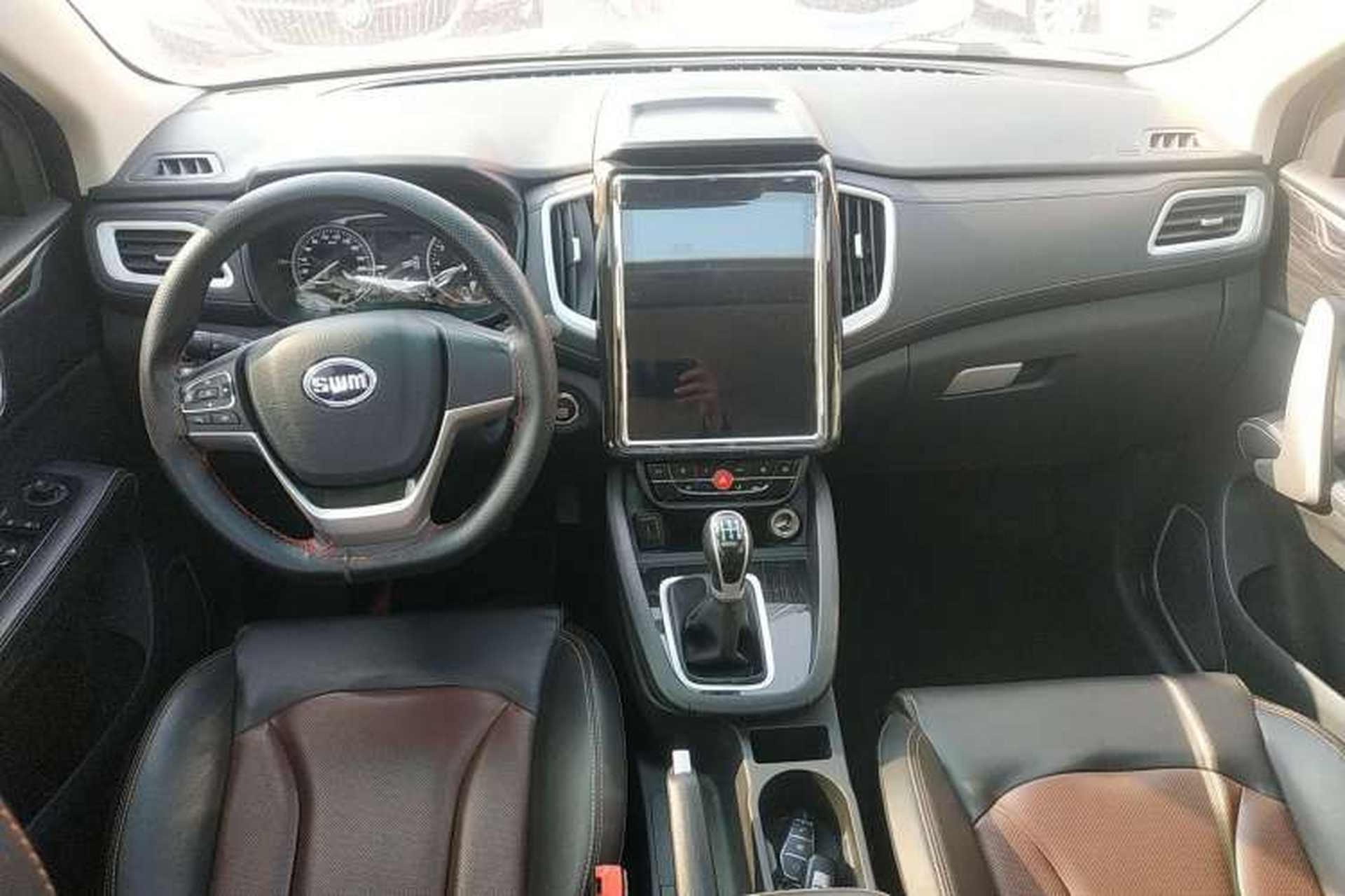 Used SWM X7 2020 2.0L Manual Comfort Version 7 Seats Center Console