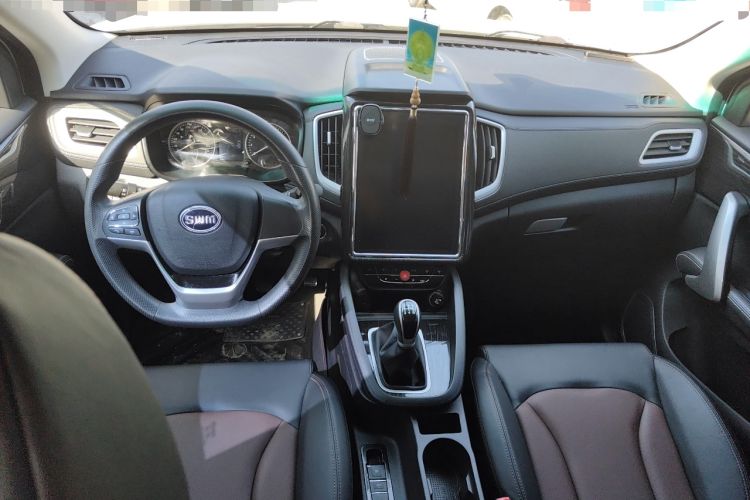 Used SWM X7 2020 2.0L Manual Comfort Version 7 Seats Center Console