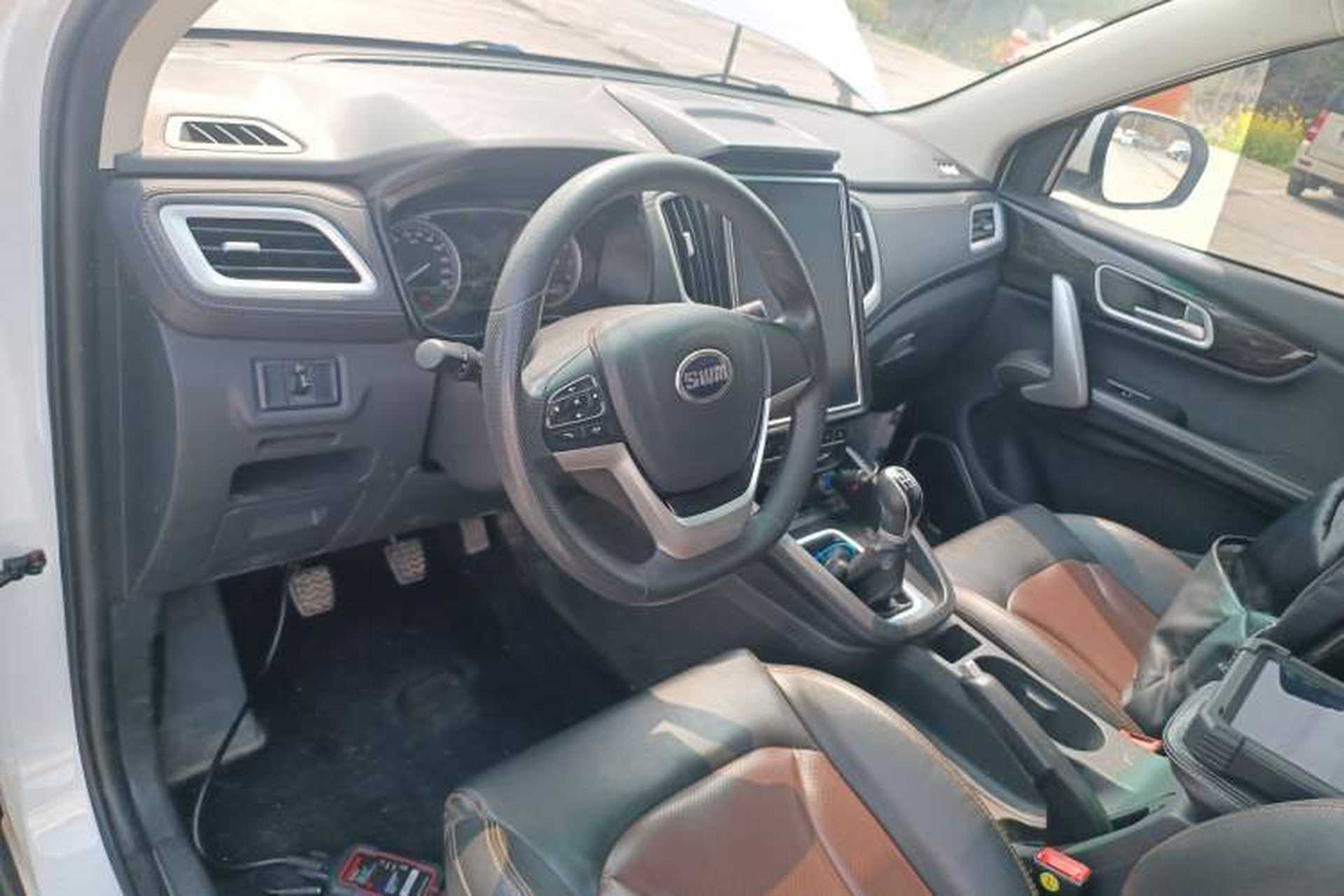 Used SWM X7 2020 2.0L Manual Elite Version 5 Seats Center Console