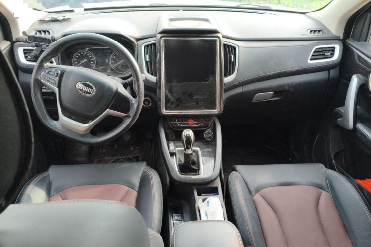 Used SWM X7 2020 2.0L Manual Comfort Version 7 Seats Center Console