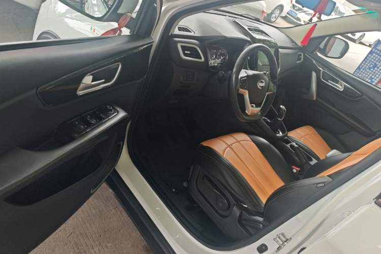 Used SWM X7 2020 2.0L Manual Champion Edition 7 Seats Driver Seat