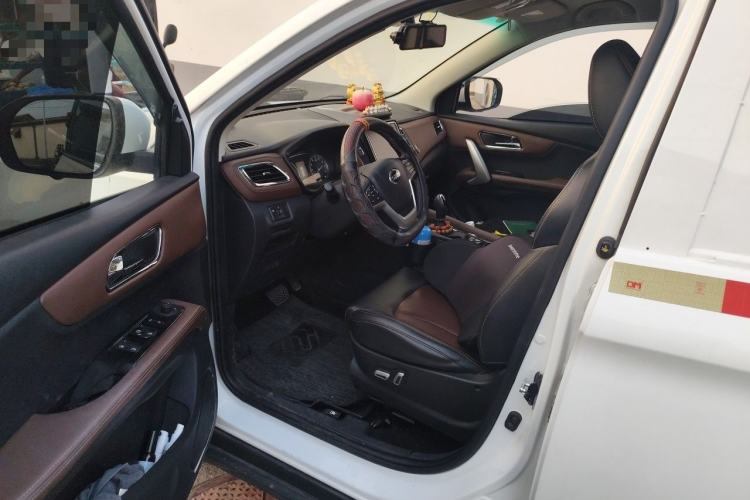 Used SWM X7  Driver Seat