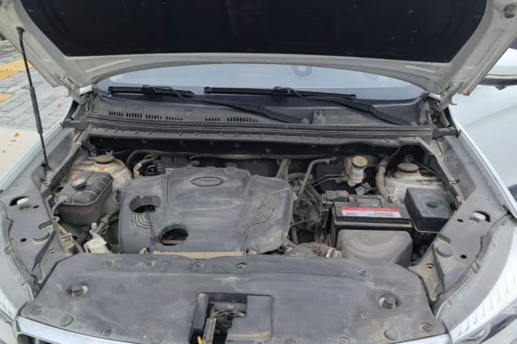 Used SWM X7 2020 2.0L Manual Comfort Version 7 Seats Engine Bay