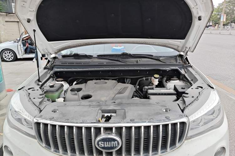 Used SWM X7 2020 2.0L Manual Comfort Version 7 Seats Engine Bay