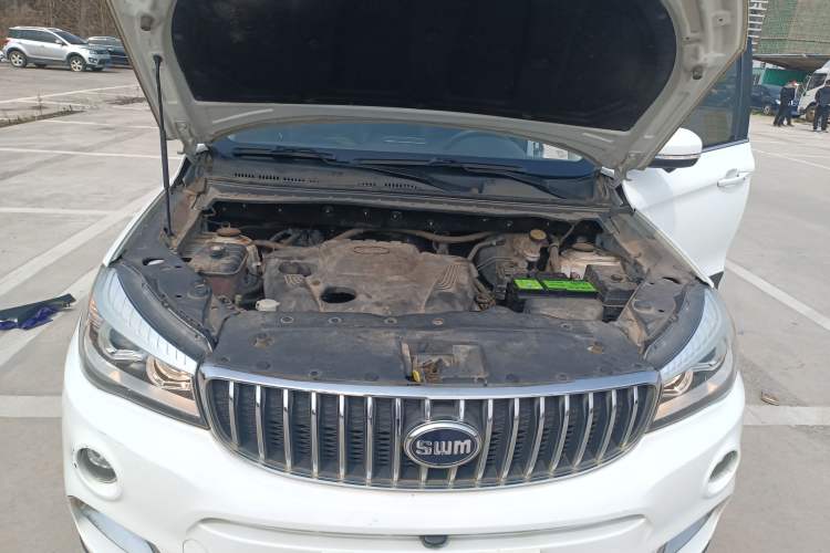 Used SWM X7 2020 2.0L Manual Elite Version 5 Seats Engine Bay