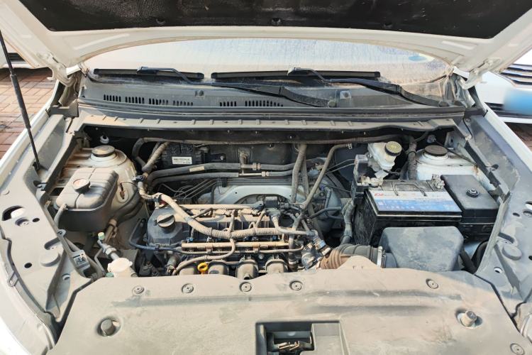 Used SWM X7 2020 2.0L Manual Champion Edition 7 Seats Engine Bay