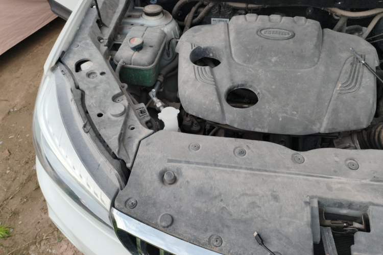 Used SWM X7 2020 2.0L Manual Comfort Version 7 Seats Engine Bay Right