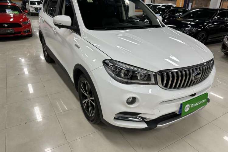 Used SWM X7 2020 2.0L Manual Comfort Version 7 Seats Exterior 4