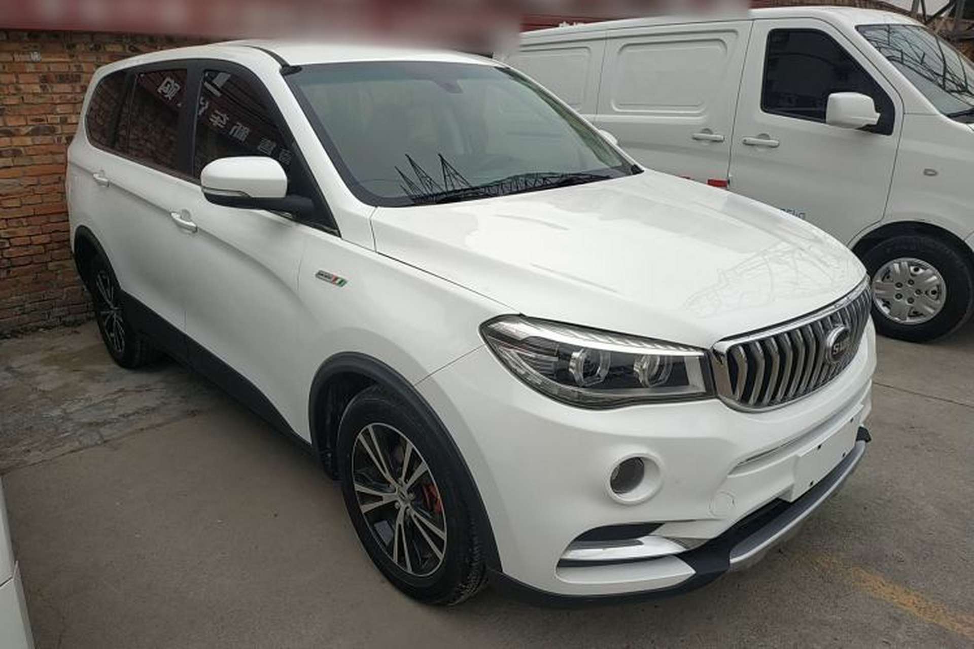 Used SWM X7 2020 2.0L Manual Champion Edition 7 Seats Front Right 45 Deg