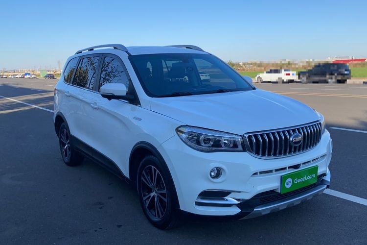 Used SWM X7 2020 2.0L Manual Elite Version 7 Seats Front Right 45 Deg