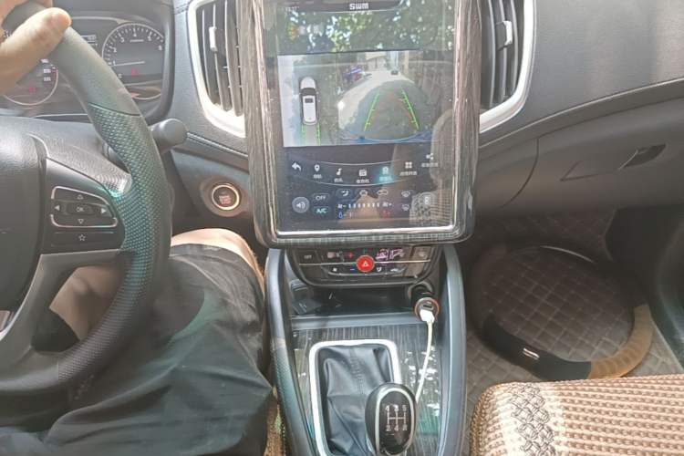 Used SWM X7 2020 2.0L Manual Comfort Version 7 Seats Gear Lever