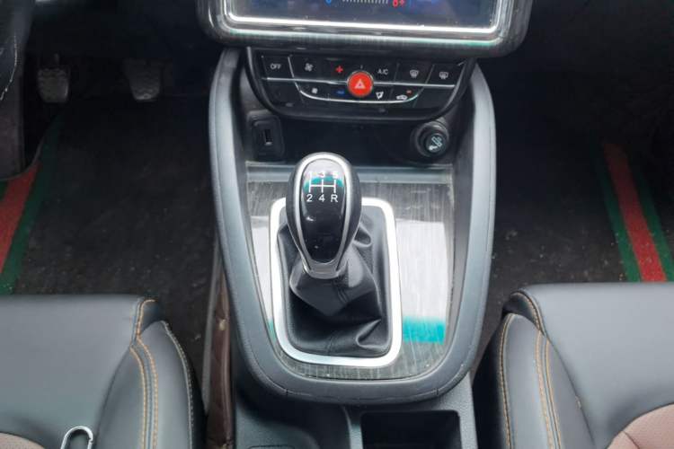 Used SWM X7 2020 2.0L Manual Comfort Version 7 Seats Gear Lever
