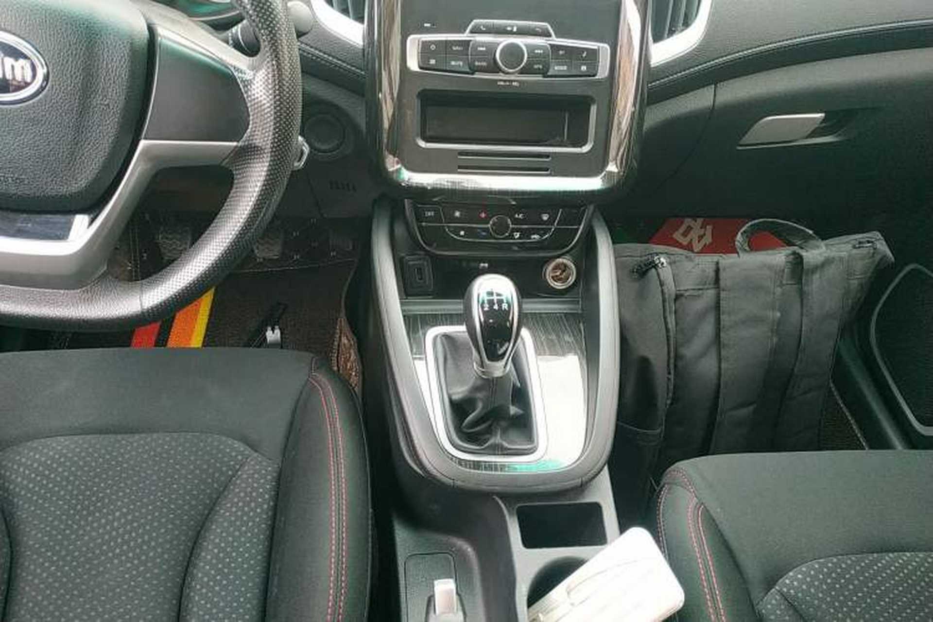 Used SWM X7 2020 2.0L Manual Champion Edition 7 Seats Gear Lever