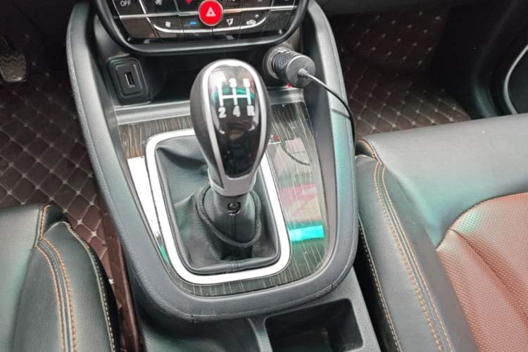 Used SWM X7 2020 2.0L Manual Comfort Version 7 Seats Gear Lever