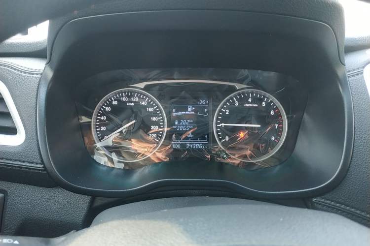 Used SWM X7 2020 2.0L Manual Comfort Version 7 Seats Instrument Cluster