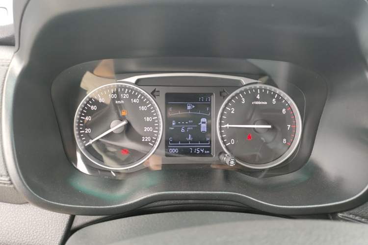 Used SWM X7 2020 2.0L Manual Elite Version 7 Seats Instrument Cluster