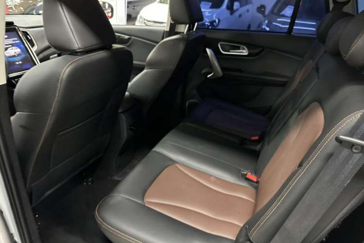 Used SWM X7 2020 2.0L Manual Comfort Version 7 Seats Interior 2