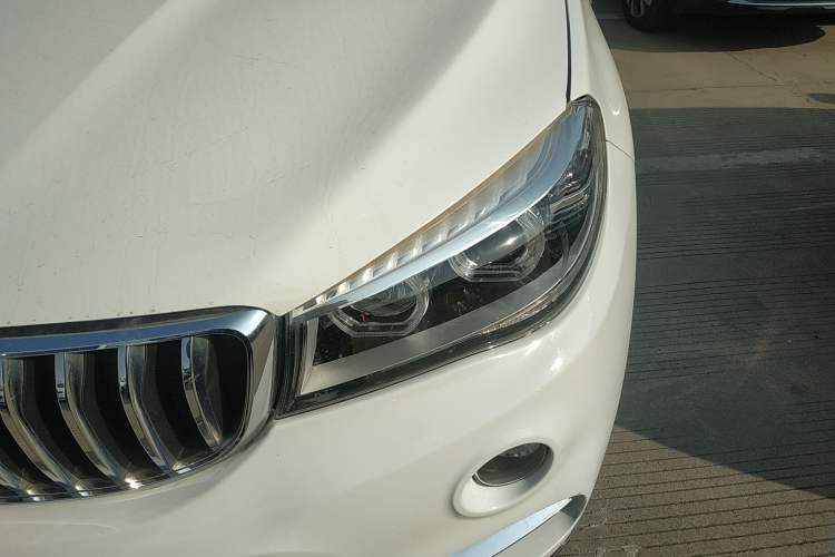 Used SWM X7 2020 2.0L Manual Comfort Version 7 Seats Left Front Headlight
