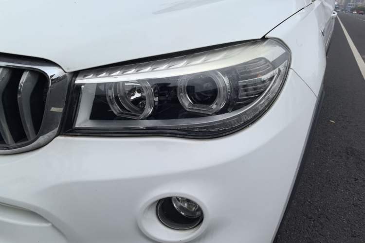 Used SWM X7 2020 2.0L Manual Comfort Version 7 Seats Left Front Headlight