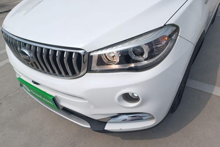 Used SWM X7 2020 2.0L Manual Elite Version 5 Seats Left Front Headlight