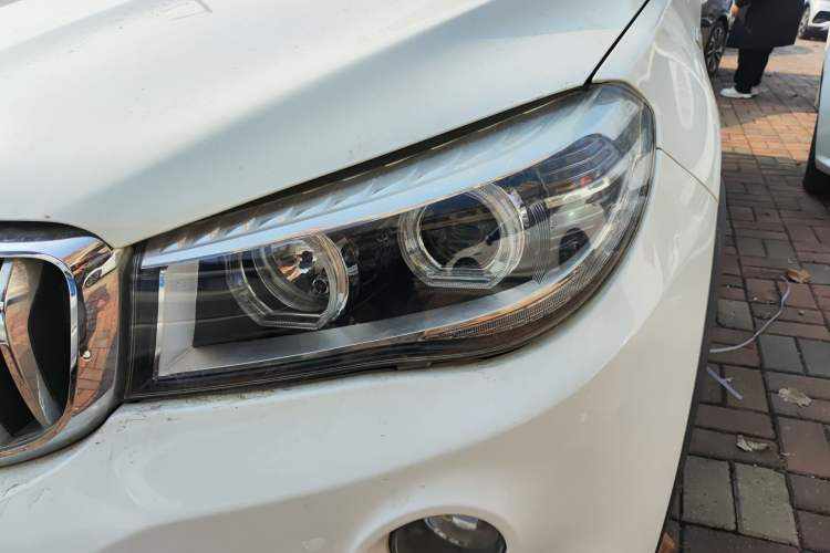 Used SWM X7 2020 2.0L Manual Champion Edition 7 Seats Left Front Headlight