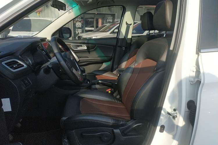 Used SWM X7 2020 2.0L Manual Comfort Version 7 Seats Left Front Seat