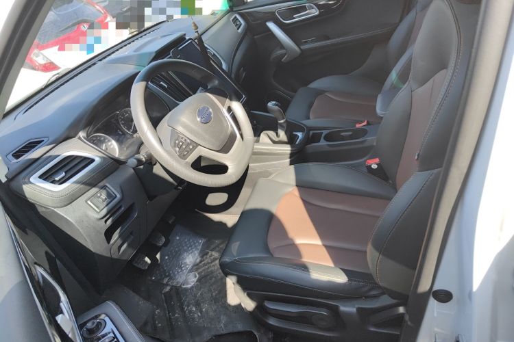 Used SWM X7 2020 2.0L Manual Comfort Version 7 Seats Left Front Seat