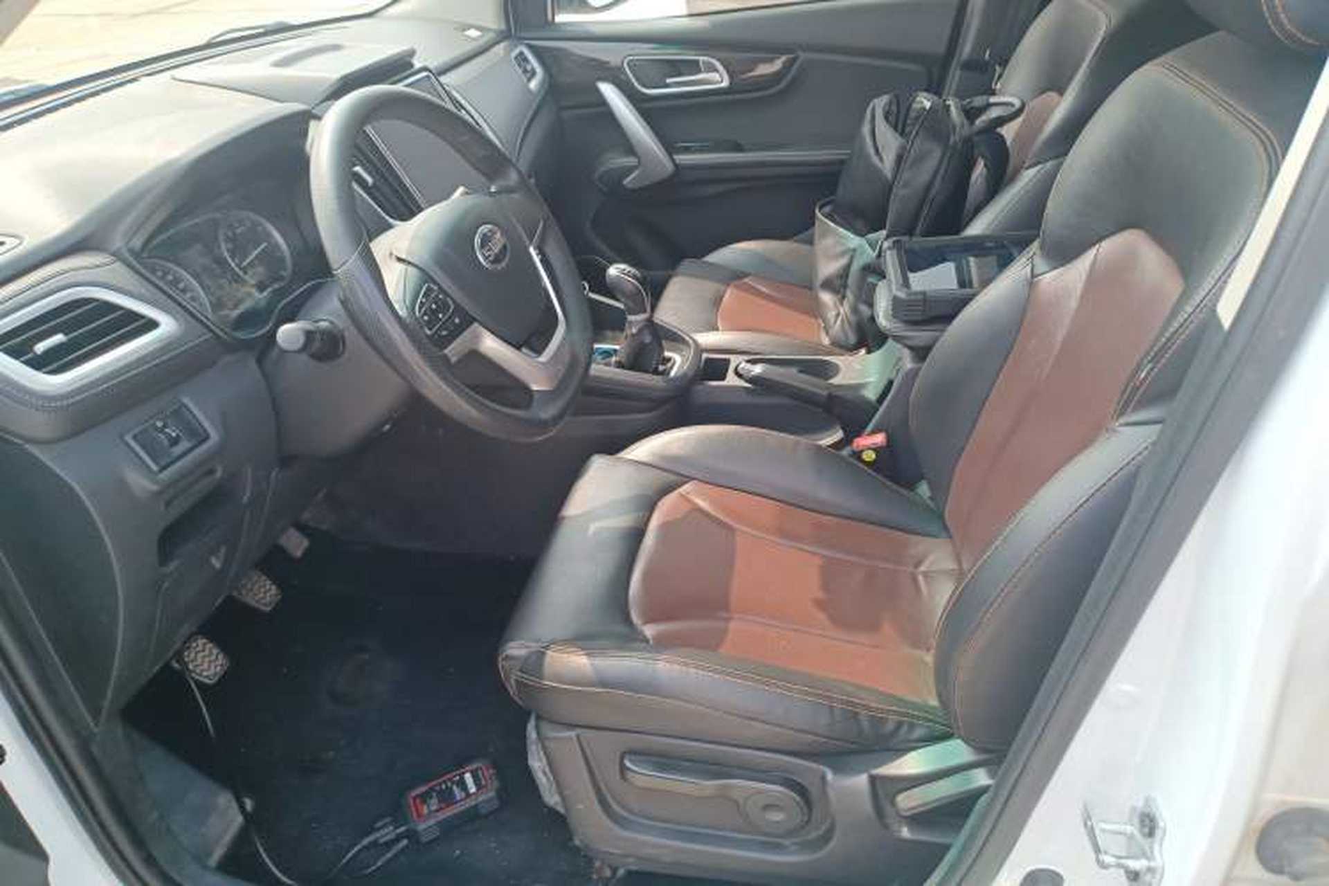 Used SWM X7 2020 2.0L Manual Elite Version 5 Seats Left Front Seat