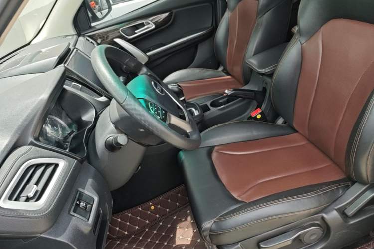 Used SWM X7 2020 2.0L Manual Comfort Version 7 Seats Left Front Seat