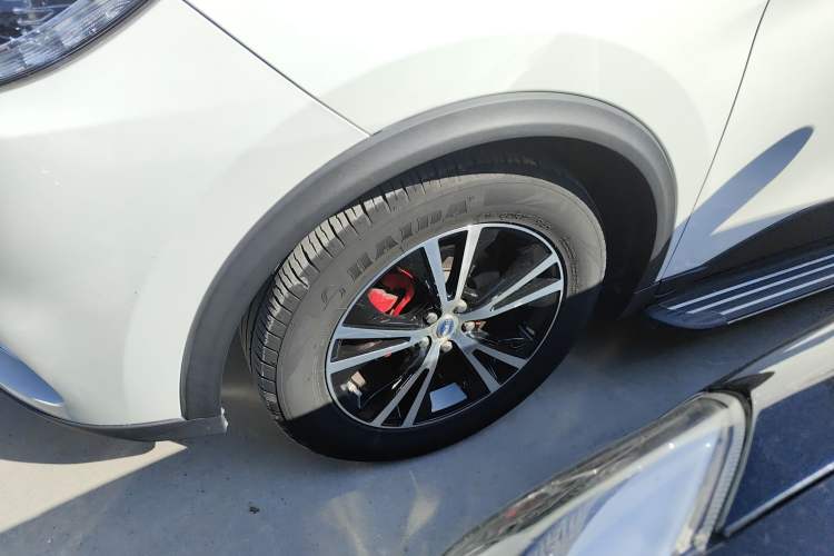 Used SWM X7 2020 2.0L Manual Comfort Version 7 Seats Left Front Wheel Hub