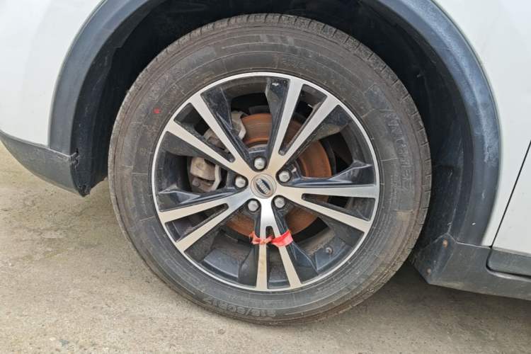 Used SWM X7 2020 2.0L Manual Comfort Version 7 Seats Left Front Wheel Hub