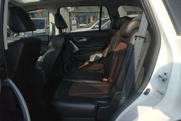 Used SWM X7 2020 2.0L Manual Comfort Version 7 Seats Left Rear Seat
