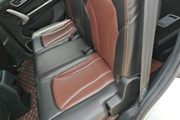 Used SWM X7 2020 2.0L Manual Comfort Version 7 Seats Left Rear Seat