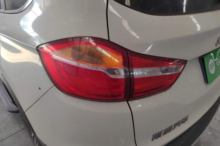 Used SWM X7 2020 2.0L Manual Comfort Version 7 Seats Left Rear Taillight