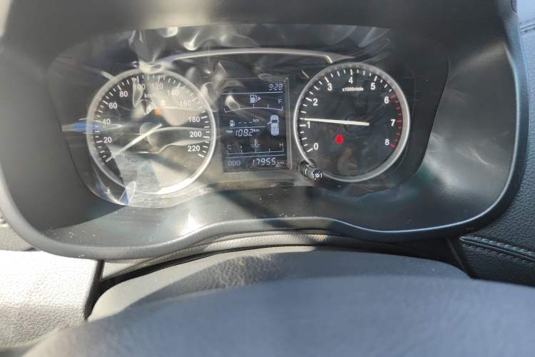 Used SWM X7 2020 2.0L Manual Comfort Version 7 Seats Odometer Close Up