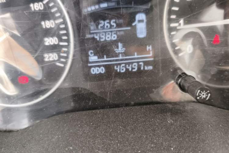 Used SWM X7 2020 2.0L Manual Comfort Version 7 Seats Odometer Close Up